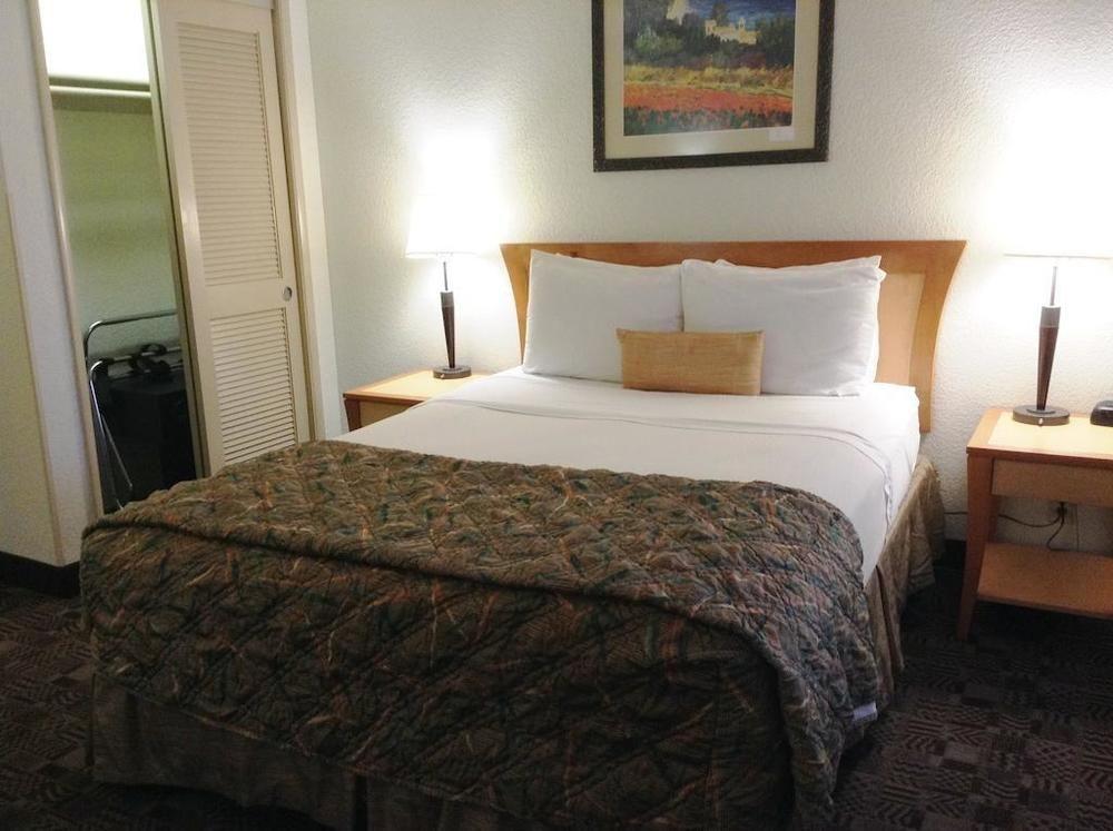 Best Western Carlsbad By The Sea Екстер'єр фото